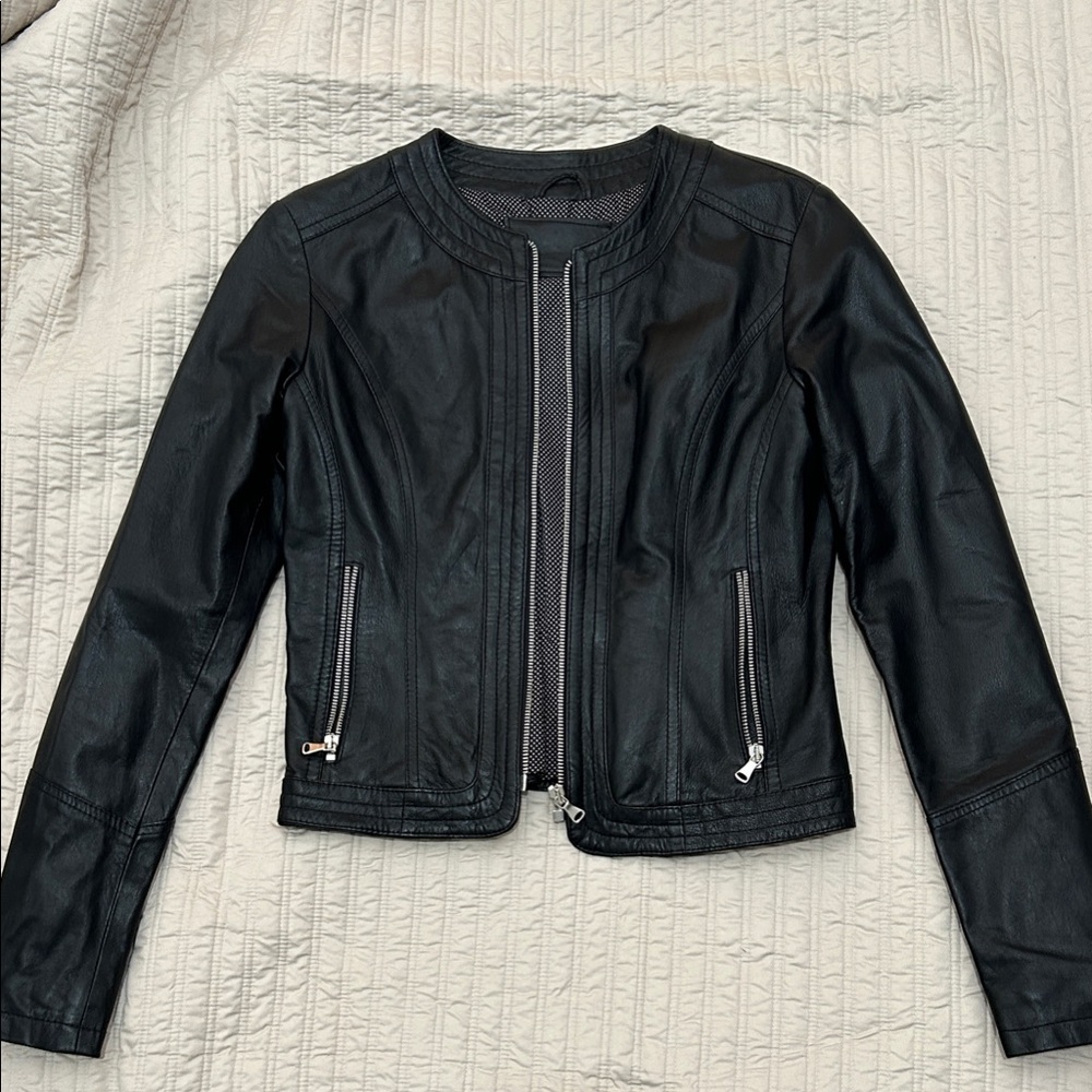 Women’s Black natural Leather Collarless Jacket